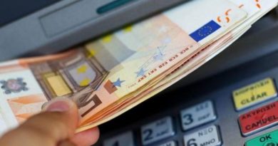 Nga ky muaj punëtorët e shtetit do të marrin 55 euro më shumë në rrogë