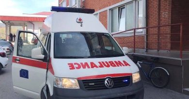 26 vjeçarja nga Skenderaj e lind foshnjën në ambulancë rrugës për në spitalin e Mitrovicës
