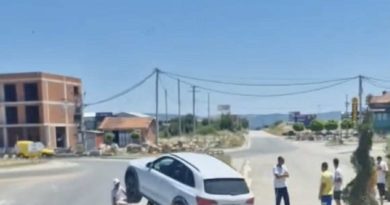 Aksident në Kijevë të Malishevës, vetura përfundon në anësore – s’dihet për të lënduar