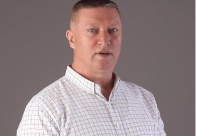 Arrestohet në Prishtinë Naim Bazaj – Dyshohet për detyrim dhe prezantim të rremë si zyrtar, i gjendet arsenal armësh