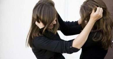 Dhunë në familje në Gjakovë – Grindja për fëmijët degjeneron në sulm fizik për kunatat
