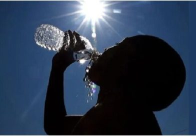 Temperaturat deri 40 gradë “Pini ujë”, “bëni dush”, IKSHPK jep disa udhëzime për mbrojtje nga temperaturat e larta