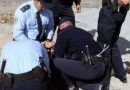 Një qytetar i bën për spital dy policë, nuk i lejoi t’ia arrestonin djalin