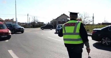 Policia e gjobit një shofer që e nisi veturën me “shllajf”