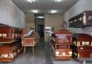 E çuditshme: 74% e arkivoleve në Kosovë po vijnë nga Serbia – veteranët e UÇK-së po varrosen me arkivole serbe