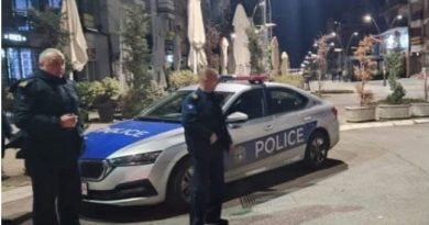 Gjendet i vdekur një person në mes të rrugës në veri të Mitrovicës, dyshohet për vrasje