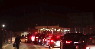 Shkuarja e mërgimtarëve, vazhdojnë pritjet në kufi – deri në 40 minuta vonesa
