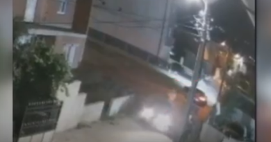 Si në filma: Disa persona e ndjekin 15 vjeçarin, ia rrëmbejnë vëllain