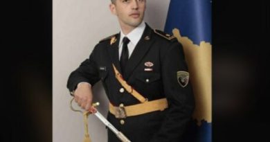 Nënë e babë në UÇK, diplomon si ushtarak nipi i Ramush Haradinajt