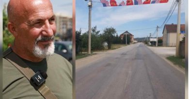 Befasohet ish-luftëtari i UÇK-së, Agim Pllashniku, para shtëpisë së tij vendosën flamuj të UÇK-së dhe amerikanë