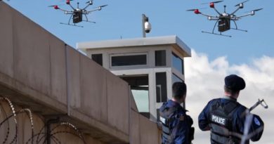 Dronë të dyshimtë fluturojnë mbi Burgun e Dyzit, Policia rrit masat e sigurisë