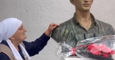 “Djali jem, qitash je ardhë në katun tanin” – Në Dobërdelan zbulohet busti i dëshmorit Bahri Gollopeni