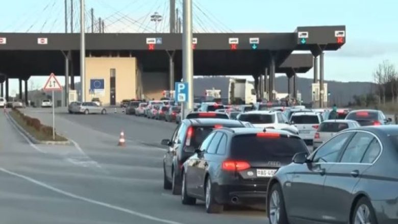 Për të dalë nga Kosova, pritjet këtë mëngjes shkojnë deri në 40 minuta