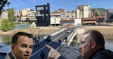 E rrënqeth Pecin militanti i VV-së: Po e bojkotojnë urën e re, mos te ishit ardhë ju, Kosova nuk ekzistojke!