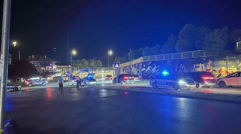 Gjuajtje me armë zjarri në Rrugën B, vetura ikën nga vendi i ngjarjes