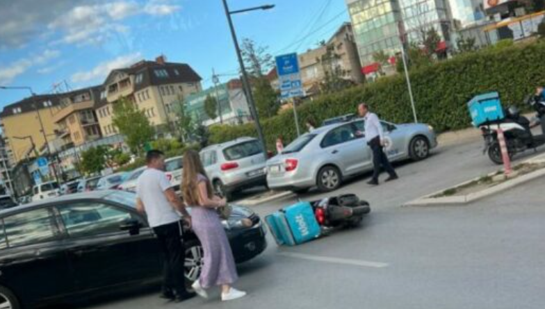 Dy të lënduar në një aksident trafiku mes veturës dhe motoçikletës në Bregun e Diellit