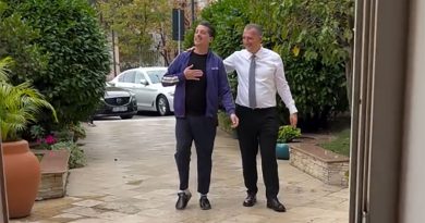 Lajm i mirë: Osman Azemi del nga spitali dhe fillon të ecë pas 159 ditësh