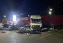 E rëndë: Shoferi i kamionit pësoi sulm dhe goditi 20 vetura, u gjet i vdekur