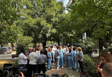 Punëtorët teknikë të sektorit privat në protestë, kërkojnë rritje rrogash