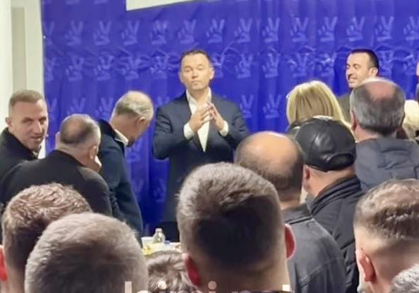 Pasi shpëtoi nga humbja dhe e siguroi balotazhin, Peci nervozohet dhe e sulmon RTV Dukagjinin