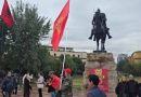 Atmosferë festive në Tiranë: Mbërrijnë qytetarët e parë nga Kosova dhe një grup mërgimtarësh