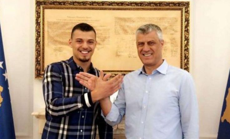 “Jam me fat dhe i lumtur që jam djali i Hashim Thaçit”, rrëfimi emocionues i Endritit