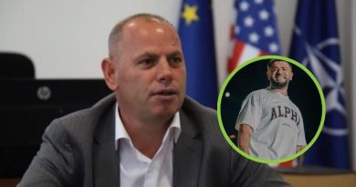 Noizy vjen në Drenas për Ramiz Lladrovcin, i jep përkrahje në tubimin e fundit