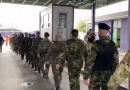 Veteranët e UÇK-së marshojnë drejt Tiranës, e kalojnë në këmbë kufirin në Morinë