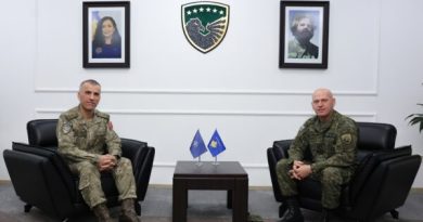 Jashari pret në takim lamtumirës zëvendëskomandantin e KFOR-it