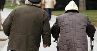 170 mijë pensionistë në Kosovë me 120 euro në muaj, Kastrati: Nuk na mjaftojnë as për një shujtë gjatë ditës