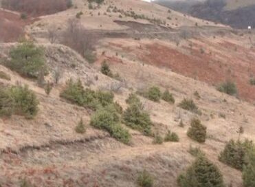 Pamje të reja të ballafaqimit të xhandarmarisë serbe me banorët në vijën kufitare në Rakinicë të Podujevës Pamje të reja të ballafaqimit të xhandarmarisë serbe me banorët në vijën kufitare në Rakinicë të Podujevës