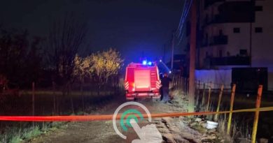 Vdes një punëtor pasi e zë betoni, një tjetër në gjendje kritike