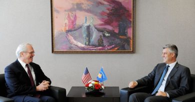 Christopher Hill dëshmitari i sotëm në Hagë në rastin e ish-krerëve të UÇK-së