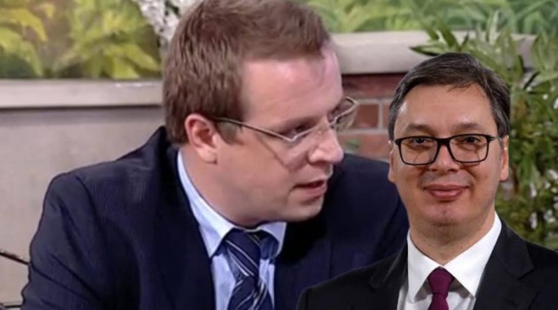 Avokati serb publikon pamje ku thotë se Vuçiqi shihet me snajper gjatë rrethimit të Sarajevës