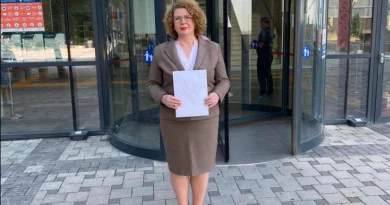 Rozetës nuk ia lë shenjë aktakuza për dallavere me rezervën, Kurti e rendit me numër 21