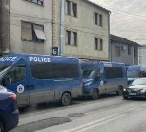 Këta janë 109 të ndaluarit për manipulim me vota në Prizren – aksioni “Manipulimi” trondit QKN-në Këta janë 109 të ndaluarit për manipulim me vota në Prizren – aksioni “Manipulimi” trondit QKN-në