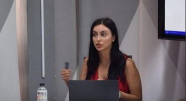 Publikohet audioincizimi i zyrtares së Gjykatës Speciale duke iu ligjëruar nxënësve në Kosovë se UÇK-ja kreu krime