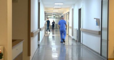 E trishtë: Ky është 50-vjeçari që vdiq në QKUK – trupi dërgohet për obduksion