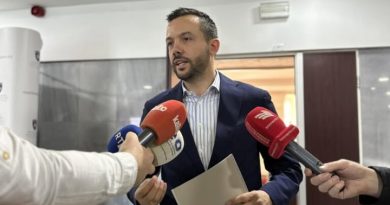 PDK e gatshme të propozojë emër për President, Tahiri: Vendit s’i bën nder dikush që ka pasë qasje të njëanshme