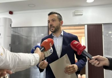 PDK e gatshme të propozojë emër për President, Tahiri: Vendit s’i bën nder dikush që ka pasë qasje të njëanshme PDK e gatshme të propozojë emër për President, Tahiri: Vendit s’i bën nder dikush që ka pasë qasje të njëanshme