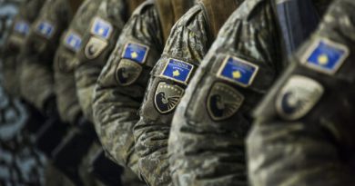 Shërbimi ushtarak në Kosovë – vullnetar apo i detyrueshëm? Flet ministri Maqedonci