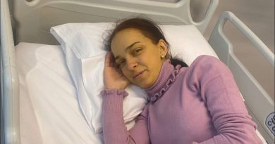 E dhimbshme: Para tetë vitesh vëllai ia dhuroi mëlçinë, tash edhe nëna: 22-vjeçarja nga Malisheva në gjendje të rënduar shëndetësore