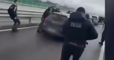 Si u arrestua i riu nga Kosova në Shqipëri – agjentët e infiltruar i blenë dy pistoleta