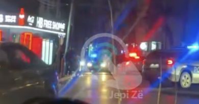 Rast i rëndë në Mitrovicë, plagoset një 25 vjeçar në qendër të qytetit