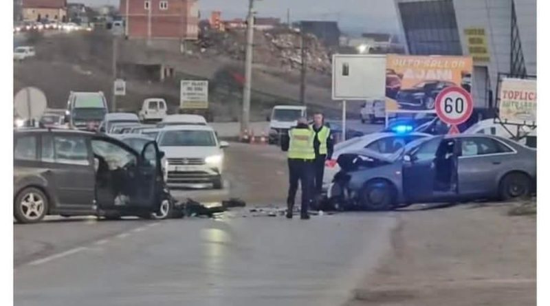 Aksidenti i rëndë në hyrje të Mitrovicës: Një fëmijë në gjendje të rëndë, transferohet në QKUK Aksidenti i rëndë në hyrje të Mitrovicës: Një fëmijë në gjendje të rëndë, transferohet në QKUK