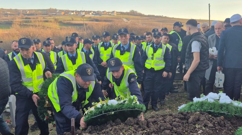 Varroset punëtori i KEK-ut që u shkel nga kamioni në vendin e punës, familja e fal gjakun Varroset punëtori i KEK-ut që u shkel nga kamioni në vendin e punës, familja e fal gjakun