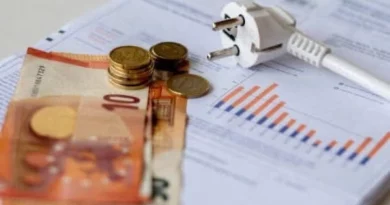 Shtrenjtim pas shtrenjtimi: Rritje pagash në letër e gërryerje të fuqisë blerëse në realitet