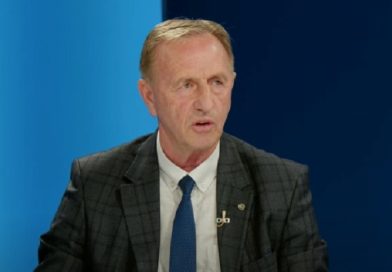 425 euro vetëm në letër? Punëtorët teknikë në Klinë pa rritje page, Azemi paralajmëron ndalim të punës 425 euro vetëm në letër? Punëtorët teknikë në Klinë pa rritje page, Azemi paralajmëron ndalim të punës