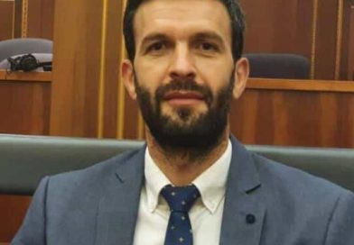 Rrahmani: Kurti është i vetmi kryeministër që pas më shumë se 10 vitesh, pranoi të zbatoi vendimin e gjykatës kushtetuese që t’ia japë 24 hektarë tokë Manastirit të Deçanit Rrahmani: Kurti është i vetmi kryeministër që pas më shumë se 10 vitesh, pranoi të zbatoi vendimin e gjykatës kushtetuese që t’ia japë 24 hektarë tokë Manastirit të Deçanit