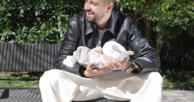 I lumtur sa s’ka, Zhegrova publikon foton e parë me djalin e tij